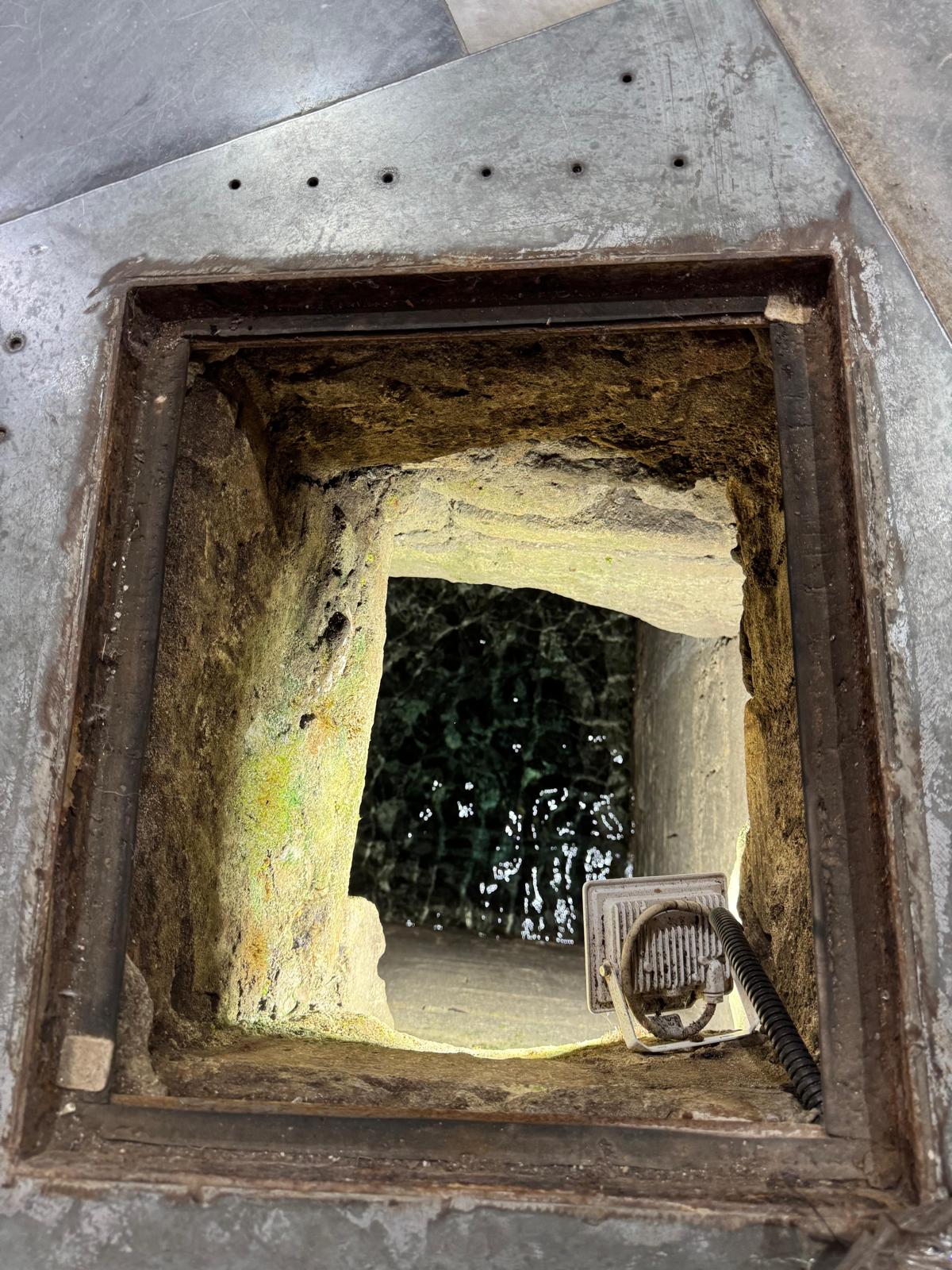 Veduta del pozzo della Chiesa della Fontana a Lentini